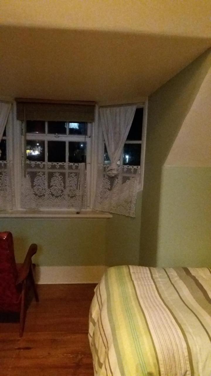Chimneys B&B Oamaru Exterior foto